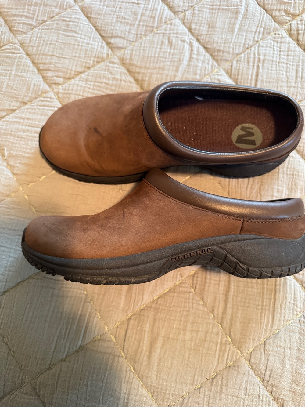 Merrell Women's Brown Suede Slip-On Clogs - Picture 4 of 6